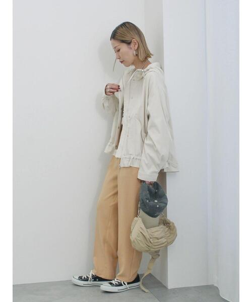 Samansa Mos2 blue（サマンサモスモスブルー）の「【撥水】ペプラムマウンテンパーカー（ブルゾン・レディース・キナリ/シルバーグレー/カーキ・F）」の17枚目の写真