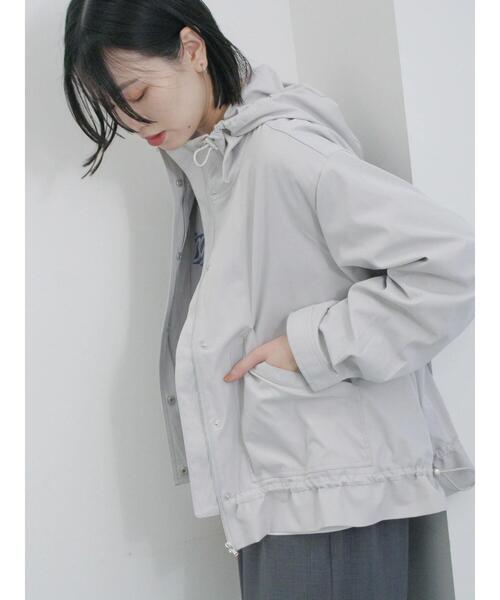 Samansa Mos2 blue（サマンサモスモスブルー）の「【撥水】ペプラムマウンテンパーカー（ブルゾン・レディース・キナリ/シルバーグレー/カーキ・F）」の20枚目の写真