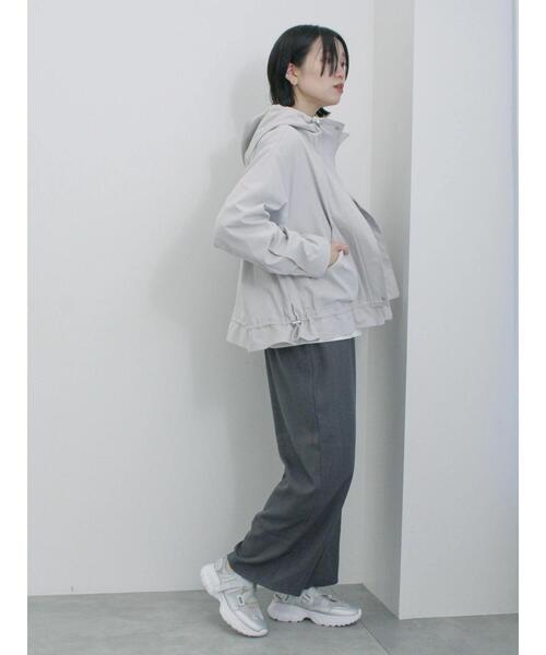 Samansa Mos2 blue（サマンサモスモスブルー）の「【撥水】ペプラムマウンテンパーカー（ブルゾン・レディース・キナリ/シルバーグレー/カーキ・F）」の22枚目の写真