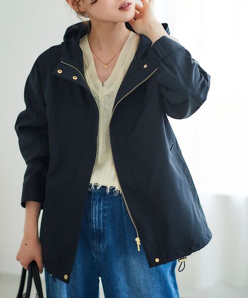 le.coeur blanc（ルクールブラン）の「ツイルストレッチフードブルゾン（ブルゾン・レディース・アイボリー/カーキオリーブ/ネイビー/キャメル/ベージュ/チャコールグレー・38）」の5枚目の写真