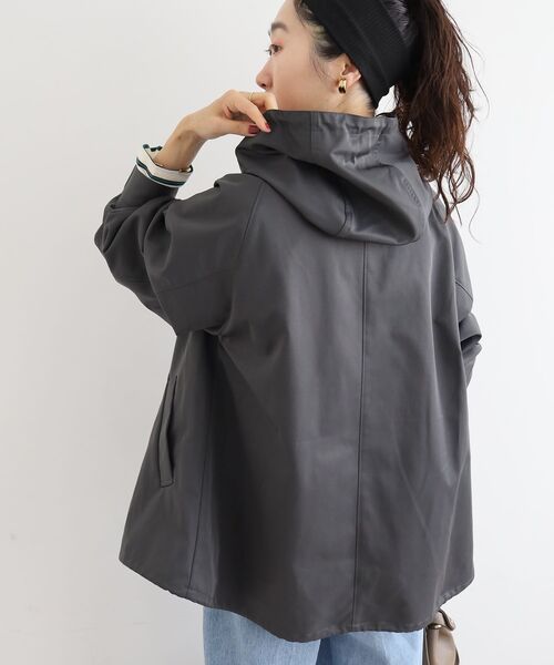 le.coeur blanc(ルクールブラン)の「ツイルストレッチフードブルゾン(ブルゾン・レディース・アイボリー/カーキオリーブ/ネイビー/キャメル/ベージュ/チャコールグレー・38)」の14枚目の写真
