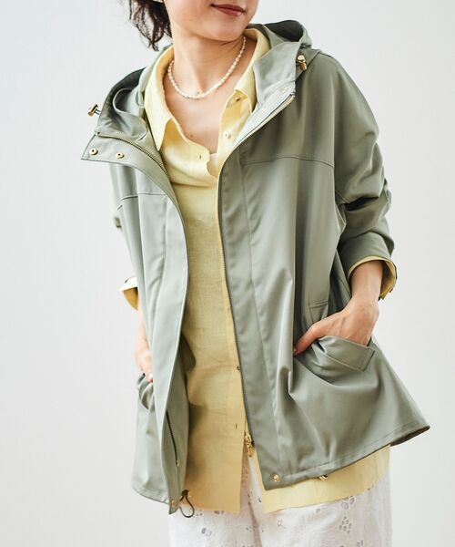 le.coeur blanc（ルクールブラン）の「ツイルストレッチフードブルゾン（ブルゾン・レディース・アイボリー/カーキオリーブ/ネイビー/キャメル/ベージュ/チャコールグレー・38）」の11枚目の写真