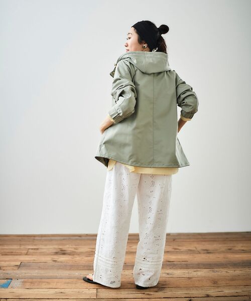 le.coeur blanc（ルクールブラン）の「ツイルストレッチフードブルゾン（ブルゾン・レディース・アイボリー/カーキオリーブ/ネイビー/キャメル/ベージュ/チャコールグレー・38）」の18枚目の写真