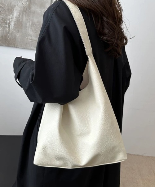 ad thie（アドティエ）の「ワンショルダー ビッグトートバッグ（トートバッグ・レディース・オフホワイト/ライトブラウン/ブラック・FREE）」の2枚目の写真