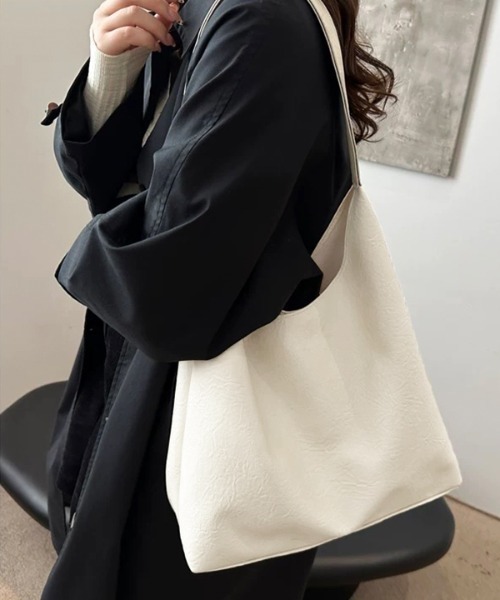 ad thie（アドティエ）の「ワンショルダー ビッグトートバッグ（トートバッグ・レディース・オフホワイト/ライトブラウン/ブラック・FREE）」の5枚目の写真