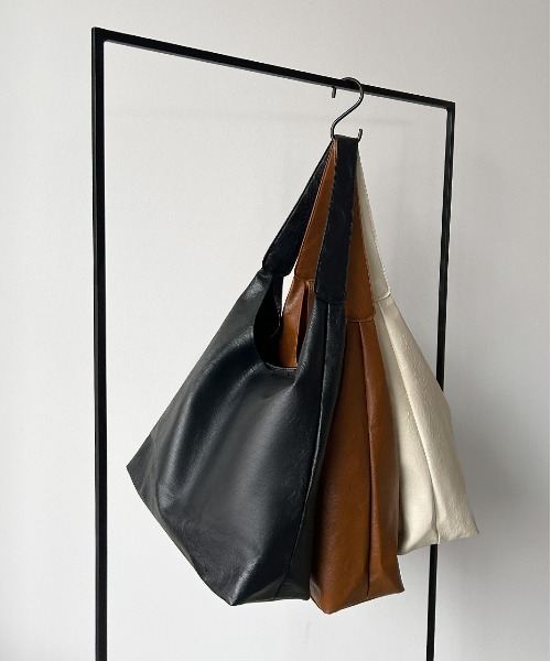 ad thie（アドティエ）の「ワンショルダー ビッグトートバッグ（トートバッグ・レディース・オフホワイト/ライトブラウン/ブラック・FREE）」の16枚目の写真