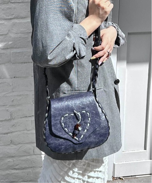 ロラライハリス♡ブラックハート柄デニム♡刺繍のふんわり軽量ショルダーバッグ セール】HEY! Mrs ROSE(ヘイ！ミセスローズ)ステッチハートショルダー