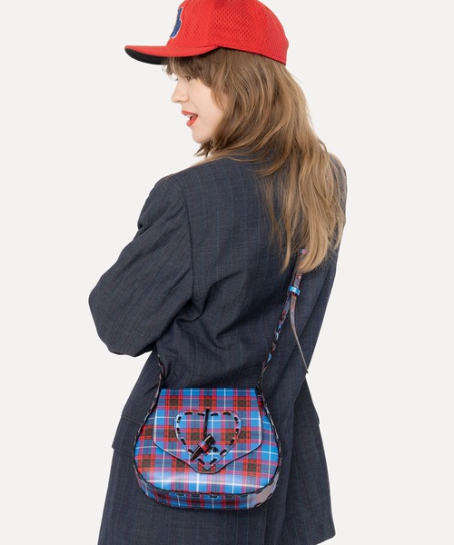 HEY!MrsROSE（ヘイミセスローズ）の「HEY! Mrs ROSE(ヘイ！ミセスローズ)ステッチハートショルダー（ショルダーバッグ・レディース・ブラウン/チェック/ネイビー・FREE）」の16枚目の写真