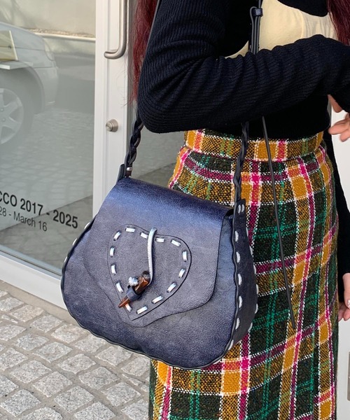 HEY!MrsROSE（ヘイミセスローズ）の「HEY! Mrs ROSE(ヘイ！ミセスローズ)ステッチハートショルダー（ショルダーバッグ・レディース・ブラウン/チェック/ネイビー・FREE）」の7枚目の写真