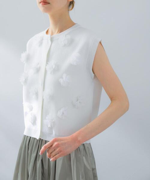 URBAN RESEARCH ROSSO WOMEN（アーバンリサーチ　ロッソ）の「フラワーモチーフニットベスト（ベスト・レディース・ホワイト/ブラック・FREE）」の16枚目の写真