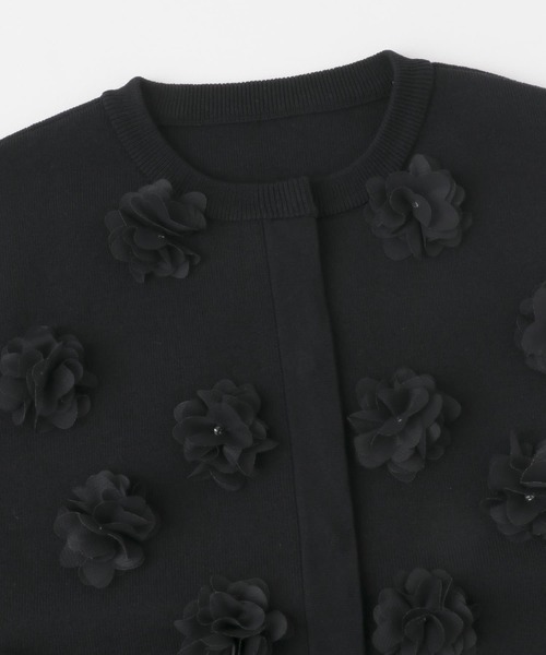 URBAN RESEARCH ROSSO WOMEN（アーバンリサーチ　ロッソ）の「フラワーモチーフニットベスト（ベスト・レディース・ホワイト/ブラック・FREE）」の4枚目の写真