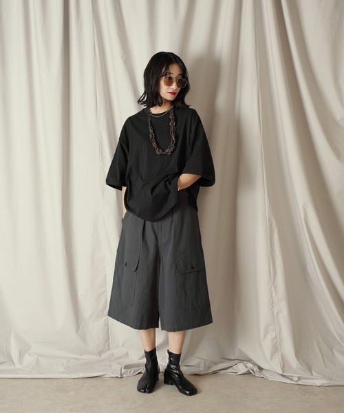 Aphlotus(アプロタス)の「パイピングスリット クルーネック カフスリブ H/S カットソー(Tシャツ/カットソー・メンズ・クリーム/ライトオリーブ/スミクロ・SMALL/MEDIUM/LARGE)」の19枚目の写真