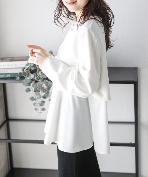AMELY(エミリー)の「レイヤード風 バックジップ プルオーバー(その他トップス・レディース・ホワイト/ブラック/杢グレー・フリー)」の8枚目の写真