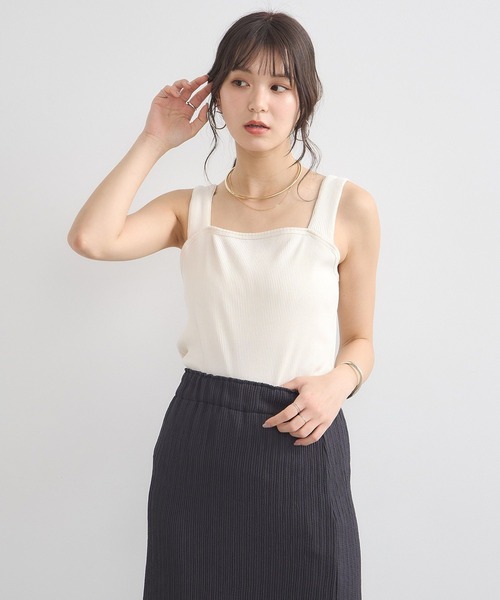 earth music&ecology(アースミュージックアンドエコロジー)の「ワイドストラップキャミソール(キャミソール・レディース・アイボリー/ブラック/チャコールグレー/ベージュ・S/M)」の6枚目の写真