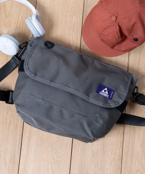 GERRY(ジェリー)の「【Y】〔GERRY/ジェリー】REPREVE 撥水 スクエア メッセンジャーバッグ(メッセンジャーバッグ・メンズ・マルチ/グレー/ライトグレー/ベージュ/ブラック・FREE)」の8枚目の写真