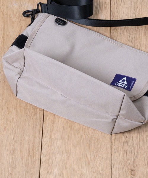 GERRY(ジェリー)の「【Y】〔GERRY/ジェリー】REPREVE 撥水 スクエア メッセンジャーバッグ(メッセンジャーバッグ・メンズ・マルチ/グレー/ライトグレー/ベージュ/ブラック・FREE)」の16枚目の写真