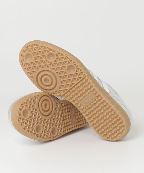 adidas（アディダス）の「サンバ OG / Samba OG / アディダスオリジナルス adidas Originals（スニーカー・レディース・シルバー/ゴールド・22.5cm/23.0cm/23.5cm/24.0cm/24.5cm/25.0cm/22.0cm/25.5cm/26.0cm/26.5cm/27.0cm/27.5cm/28.0cm/28.5cm/29.0cm）」の17枚目の写真
