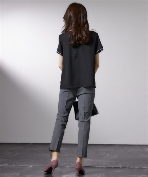 7days Life Styling(セブンデイズライフスタイリング)の「配色フレア袖ブラウス(カットソー裏地付)<大きいサイズ有>(シャツ/ブラウス・レディース・グレイッシュベージュ/ブラック/オフホワイト・S/M/L/LL/3L)」の17枚目の写真