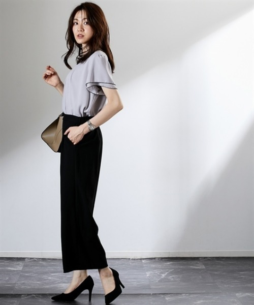 7days Life Styling(セブンデイズライフスタイリング)の「配色フレア袖ブラウス(カットソー裏地付)<大きいサイズ有>(シャツ/ブラウス・レディース・グレイッシュベージュ/ブラック/オフホワイト・S/M/L/LL/3L)」の7枚目の写真