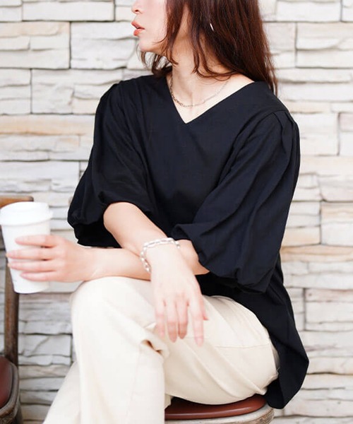 GOLDJAPAN(ゴールドジャパン)の「Vネックパフスリーブコットンカットソー【大きいサイズ対応】(Tシャツ/カットソー・レディース・ベージュ系/ミント/チャコールグレー/オフホワイト/ブラック・4L~5L/LL~3L)」の1枚目の写真