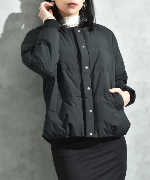 INTERPLANET（インタープラネット）の「エアリーノーカラーピュアダウン（ダウンジャケット/コート・レディース・ブラック/アイボリー/チャコールグレー・FREE）」の12枚目の写真