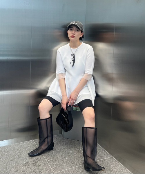 Ameri（アメリ）の「MEDI WHOLEGARMENT PEPLUM KNIT TOP（Tシャツ/カットソー・レディース・パープル/ホワイト/ブラック・SMALL/MEDIUM）」の4枚目の写真