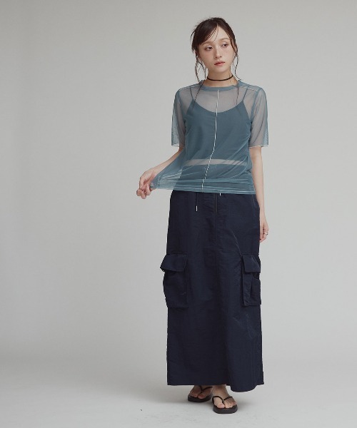 W:Huku(フーク)の「配色 パイピング シアー トップス / 半袖 ハーフスリーブ(Tシャツ/カットソー・レディース・オフホワイト/ブルー系/ブラック・L/M)」の5枚目の写真