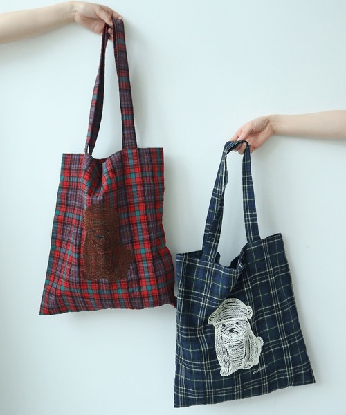 bulle de savon（ビュルデサボン）の「しょんぼり犬刺繍 トートバッグ（トートバッグ・レディース・レッド/ネイビー・FREE）」の21枚目の写真