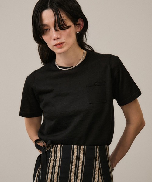 SALON adam et rope'（サロン アダム エ ロペ）の「クロップドハーフスリーブリネンニット［ドライタッチ・洗える］（Tシャツ/カットソー・レディース・カーキ/ブラック/オフホワイト/ブルー/ピンク・FREE）」の3枚目の写真