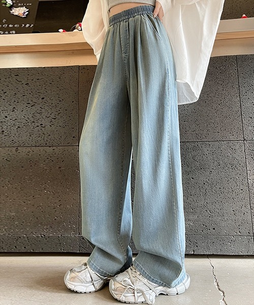 DAY CLOSET(デイ クローゼット)の「【大きいサイズ有/接触冷感】タック入り デニム風 リラックス ワイド イージーパンツ レディース(スウェットパンツ・レディース・ブラック/ホワイト/ブルー・S/XL/M/L)」の1枚目の写真