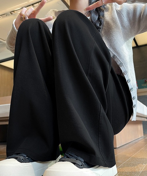 DAY CLOSET(デイ クローゼット)の「【大きいサイズ有/接触冷感】タック入り デニム風 リラックス ワイド イージーパンツ レディース(スウェットパンツ・レディース・ブラック/ホワイト/ブルー・S/XL/M/L)」の7枚目の写真