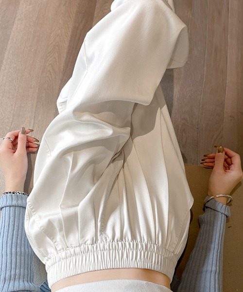 DAY CLOSET(デイ クローゼット)の「【大きいサイズ有/接触冷感】タック入り デニム風 リラックス ワイド イージーパンツ レディース(スウェットパンツ・レディース・ブラック/ホワイト/ブルー・S/XL/M/L)」の4枚目の写真