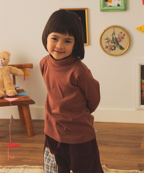 こども ビームス（コドモビームス）の「タートルネック トップス 2025FW （90～140cm）（Tシャツ/カットソー・キッズ・ネイビー/グリーン/サックスブルー/イエロー系その他3/ライトブラウン・140/130/120/110/100/90）」の2枚目の写真