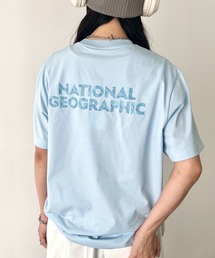 NATIONAL GEOGRAPHIC（ナショナルジオグラフィック）の「【日本未発売/WEB限定】NATIONAL GEOGRAPHIC(ナショナル ジオグラフィック)/バックロゴ スモール グラフィック ベーシックフィット 半袖 Tシャツ（Tシャツ/カットソー）」