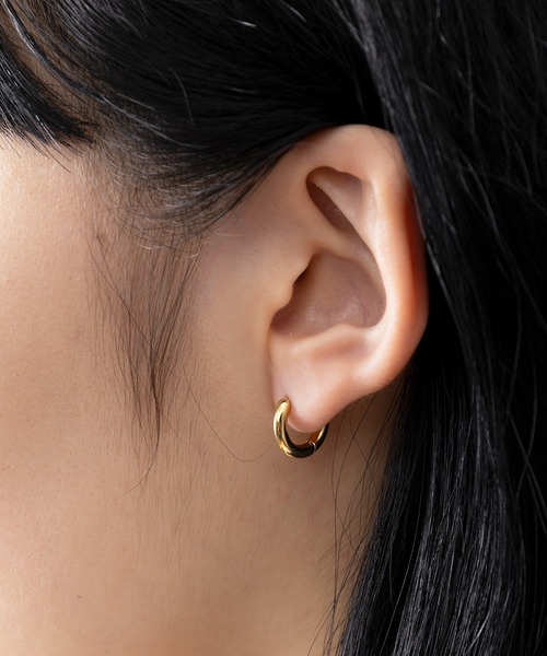 MAISON BREEZE(メゾンブリーズ)の「【MAISON BREEZE】ピアス ステンレス 細幅 丸甲 直径1.2cm ミニ シンプル ワンタッチ フープピアス OSWY(ピアス(両耳用)・レディース・シルバー/ブラック/ゴールド・FREE)」の11枚目の写真