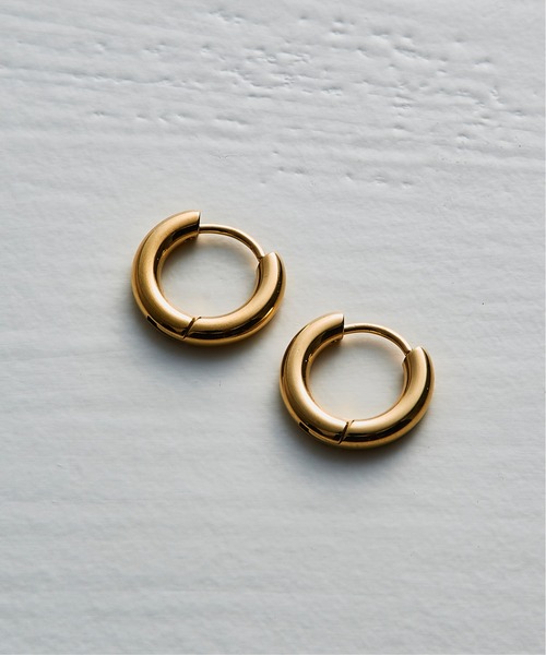 MAISON BREEZE(メゾンブリーズ)の「【MAISON BREEZE】ピアス ステンレス 細幅 丸甲 直径1.2cm ミニ シンプル ワンタッチ フープピアス OSWY(ピアス(両耳用)・レディース・シルバー/ブラック/ゴールド・FREE)」の10枚目の写真