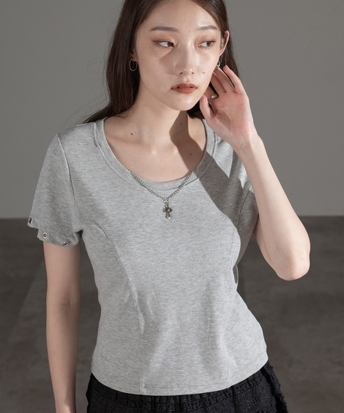 apres jour mignon(アプレジュールミニョン)の「アクセ付きショートスリーブトップス【ZOZOTOWN限定アイテム】(Tシャツ/カットソー・レディース・チャコールグレー/杢グレー/ブラック・フリー/X-LARGE)」の3枚目の写真