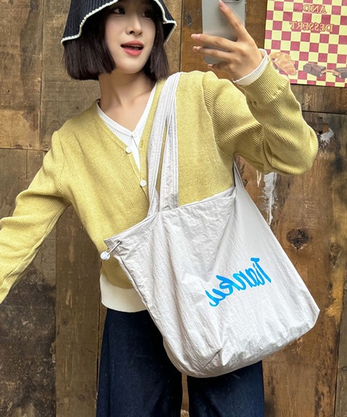 florist（フローリスト）の「【A4収納・軽い◎】ドロストポップカラートートバッグ/推し活バッグ/参戦バッグ（トートバッグ・レディース・ライトグリーン/レッド/グレー/ライトイエロー/ホワイト/ブラック・FREE）」の17枚目の写真