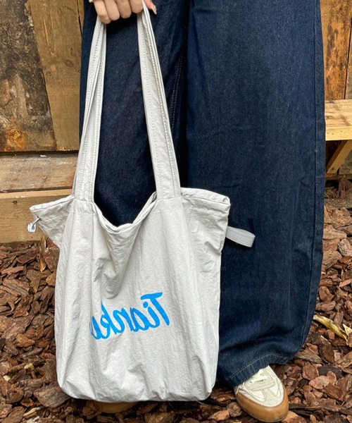 florist（フローリスト）の「【A4収納・軽い◎】ドロストポップカラートートバッグ/推し活バッグ/参戦バッグ（トートバッグ・レディース・ライトグリーン/レッド/グレー/ライトイエロー/ホワイト/ブラック・FREE）」の18枚目の写真