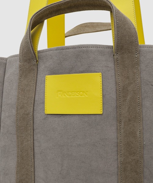JW Anderson(ジェイダブリューアンダーソン)の「バッグ(トートバッグ・メンズ・その他/その他1・ONE SIZE)」の4枚目の写真