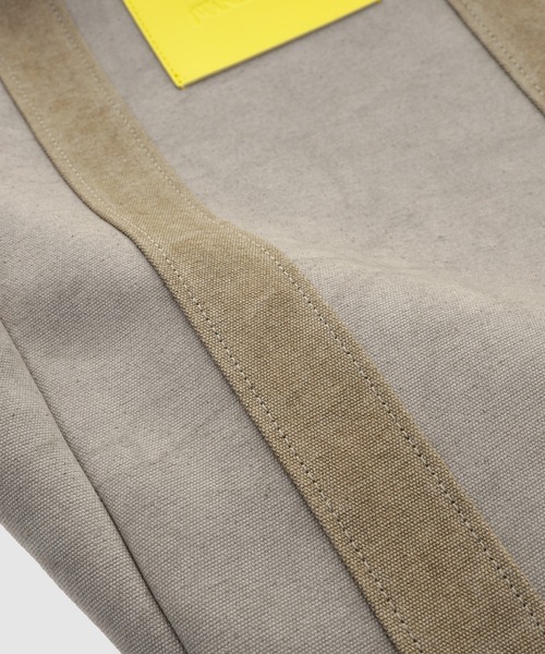 JW Anderson(ジェイダブリューアンダーソン)の「バッグ(トートバッグ・メンズ・その他/その他1・ONE SIZE)」の9枚目の写真