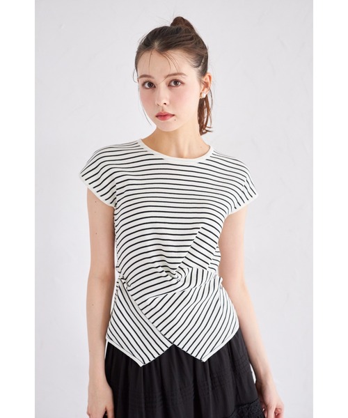 tocco closet(トッコ クローゼット)の「【ZOZO限定】アシンメトリードレープニットトップス(ニット/セーター・レディース・ブラック/その他/ホワイト・M)」の1枚目の写真