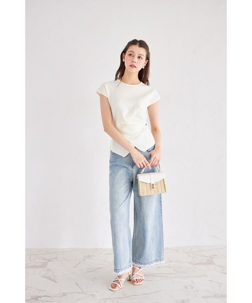 tocco closet(トッコ クローゼット)の「【ZOZO限定】アシンメトリードレープニットトップス(ニット/セーター・レディース・ブラック/その他/ホワイト・M)」の4枚目の写真