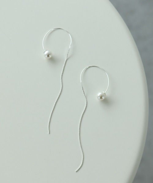 Three Four Time(スリーフォータイム)の「カクエレチェーンフックピアス(パールキャッチ)(ピアス(両耳用)・レディース・ゴールド/シルバー・FREE)」の1枚目の写真