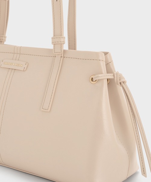 CHARLES & KEITH(チャールズ & キース)の「Noane ノアン イーロンゲイティドハンドルショルダーバッグ(ショルダーバッグ・レディース・ブラウン系その他7/オートミール/スミクロ/ダークブラウン系3/ワインレッド・M)」の22枚目の写真