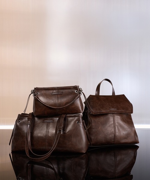 Noane ノアン イーロンゲイティドハンドルショルダーバッグ CHARLES & KEITH Noane ノアン イーロンゲイティドハンドル