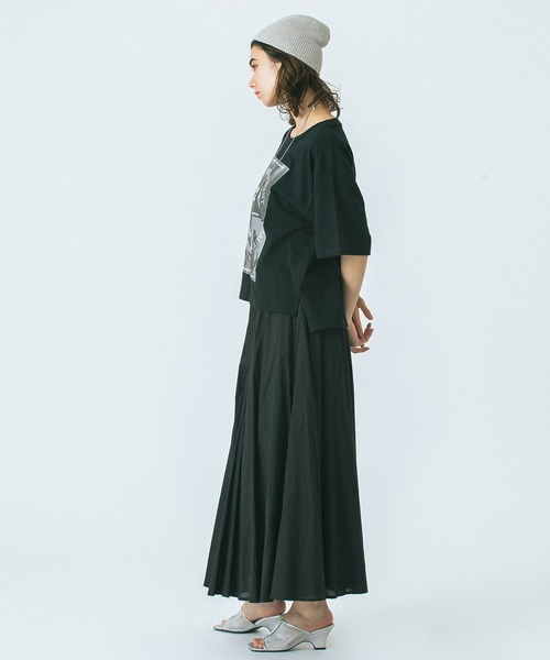 ROSE BUD(ローズバッド)の「(GENE HEAVENS)BEAUTIFUL MOMENT PHOTO TEE(Tシャツ/カットソー・レディース・ブラック/ホワイト・ONE SIZE)」の20枚目の写真