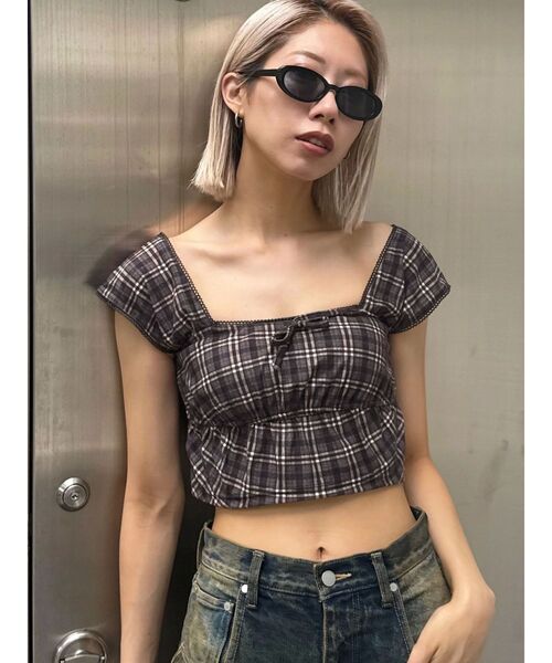 EMODA（エモダ）の「ベロアギャザーリボンタンクトップ（タンクトップ・レディース・ホワイト/ブラック/ブラウン・FREE）」の3枚目の写真