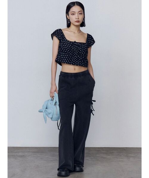 EMODA（エモダ）の「ベロアギャザーリボンタンクトップ（タンクトップ・レディース・ホワイト/ブラック/ブラウン・FREE）」の6枚目の写真