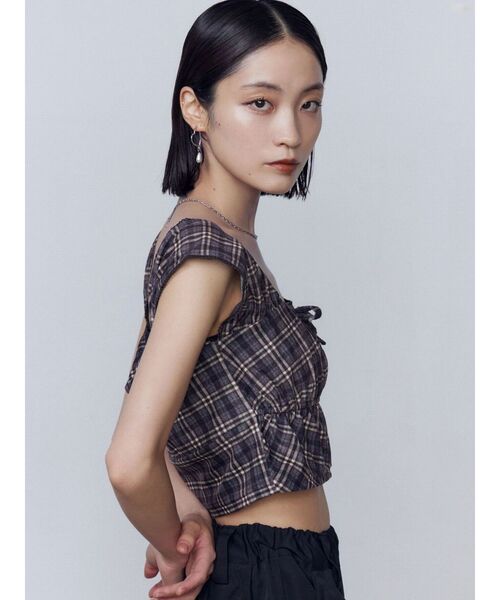 EMODA（エモダ）の「ベロアギャザーリボンタンクトップ（タンクトップ・レディース・ホワイト/ブラック/ブラウン・FREE）」の9枚目の写真